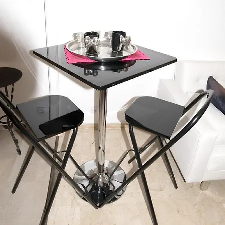 Apartment Au Coeur De Avec Balcon Et Parking Cannes